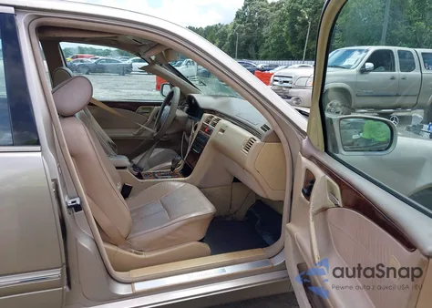 2000 Mercedes-Benz E 320 z USA, uszkodzony, nr VIN WDBJF65JOYB032596